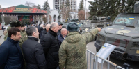 Глава Карачаево-Черкесии Рашид Темрезов посетил выставку трофейной техники, захваченной российскими бойцами в ходе СВО - Правительство Карачаево-Черкесской Республики